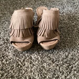 Minnetonka Fringe Tan Wedge Sandals